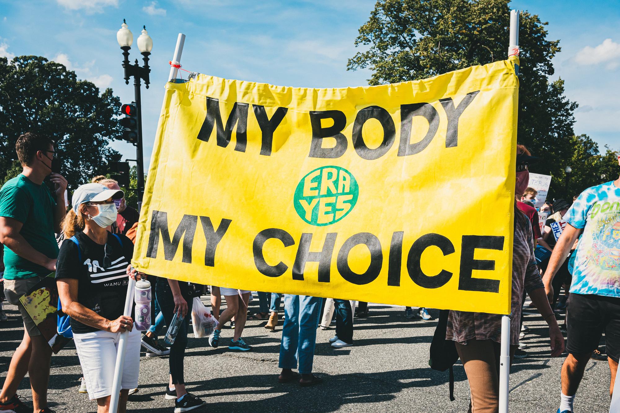 Foto von einer Demonstration für Recht auf Abtreibung